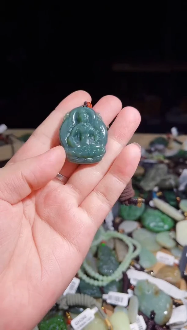 颈饰未镶嵌和田玉1