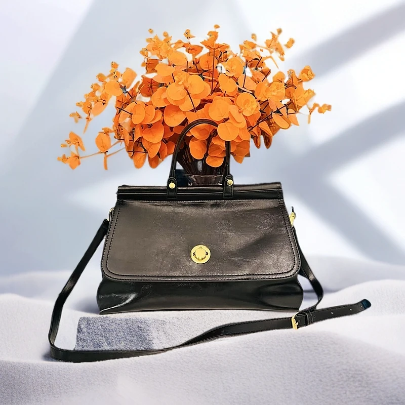 新疆包邮 2025 新款外出大容量简约复古时尚好看手提包女上班族