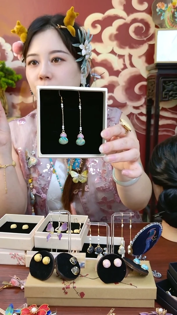 刺绣纯手工非遗绒花