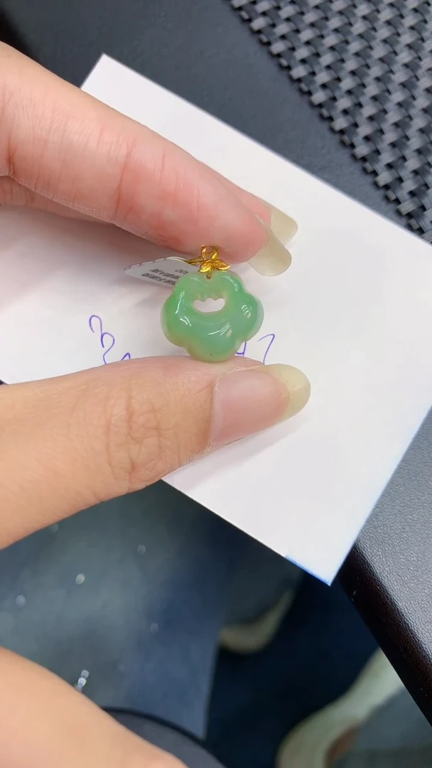 【闪购商品】翡翠颈饰18K金镶嵌           8