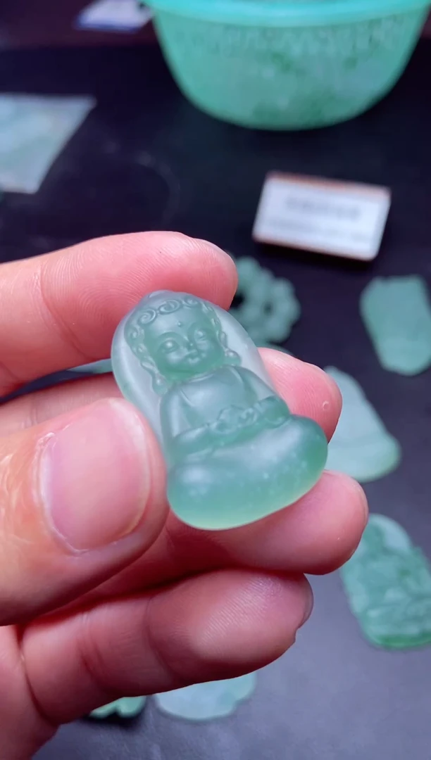 未镶嵌定制翡翠我**达翡翠