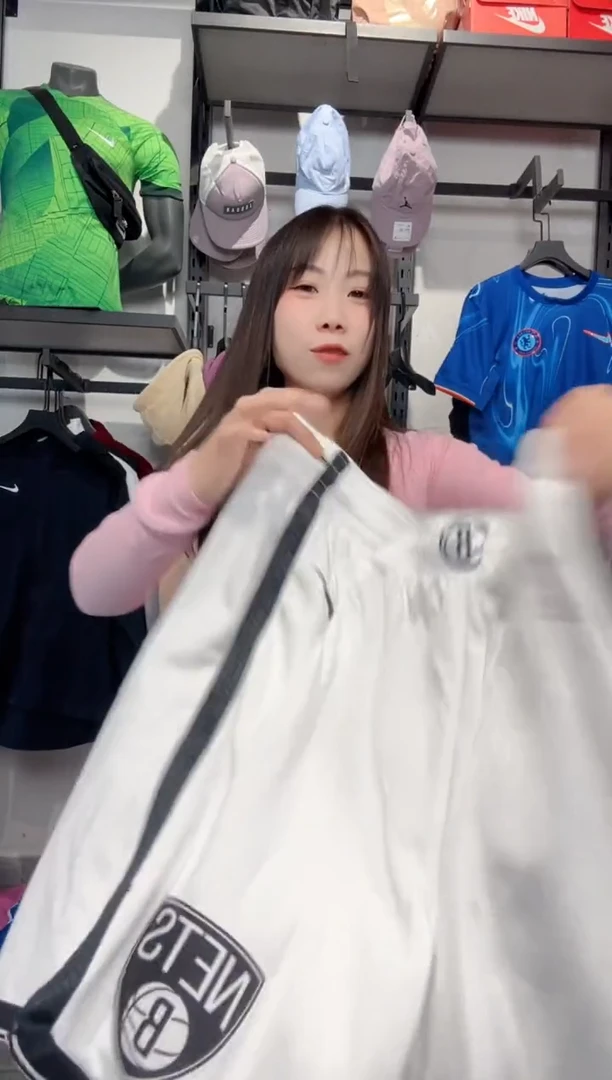 1561   编码 瑕疵款直播间过款为准 尺码XL180