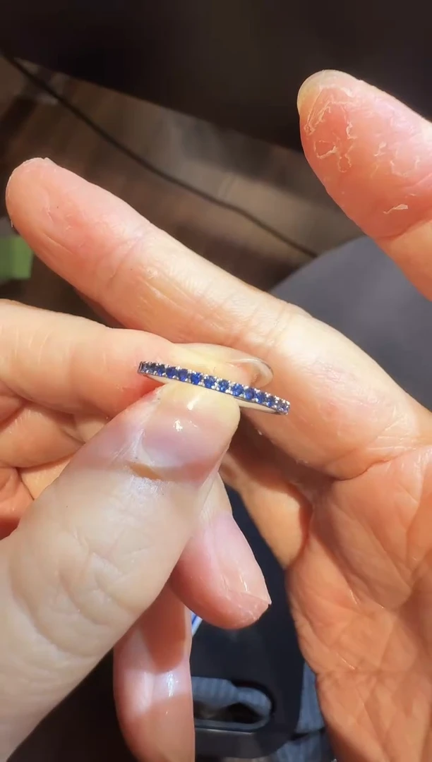 戒指蓝宝石18K金镶嵌精选XM-蓝宝石排戒