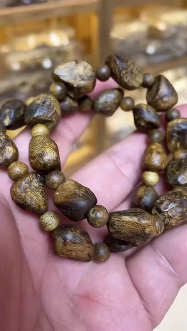 【闪购商品】沉香手串红金猊随型单圈留疤多样性发其一