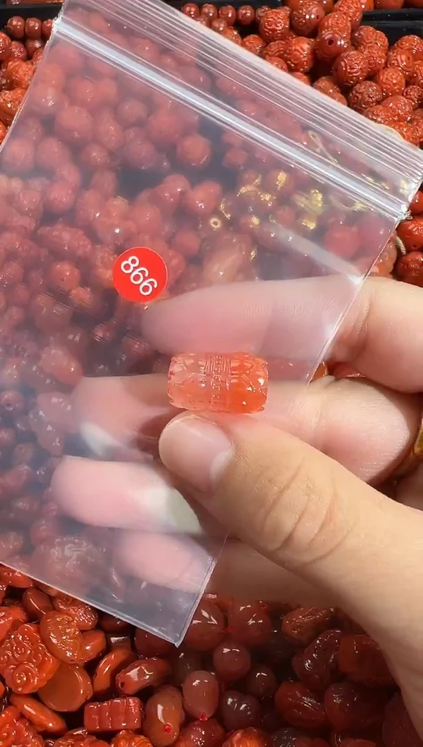 颈饰未镶嵌南红玛瑙1