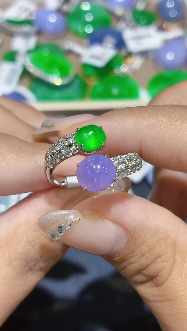 18K金镶嵌戒指翡翠天然A货翡翠