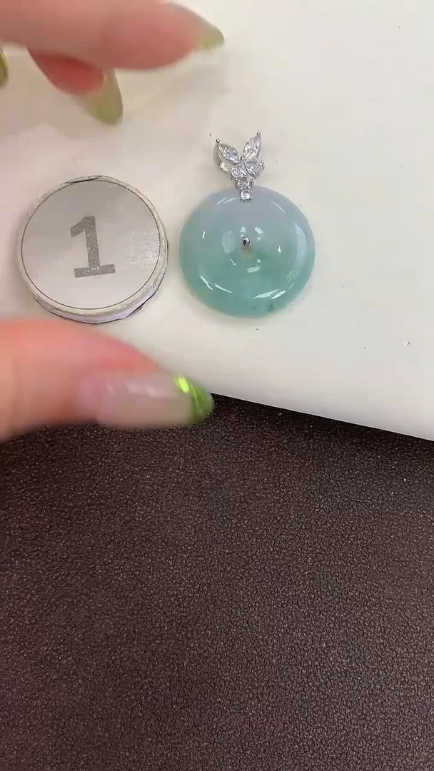 颈饰18K金镶嵌翡翠天然缅甸a货翡翠