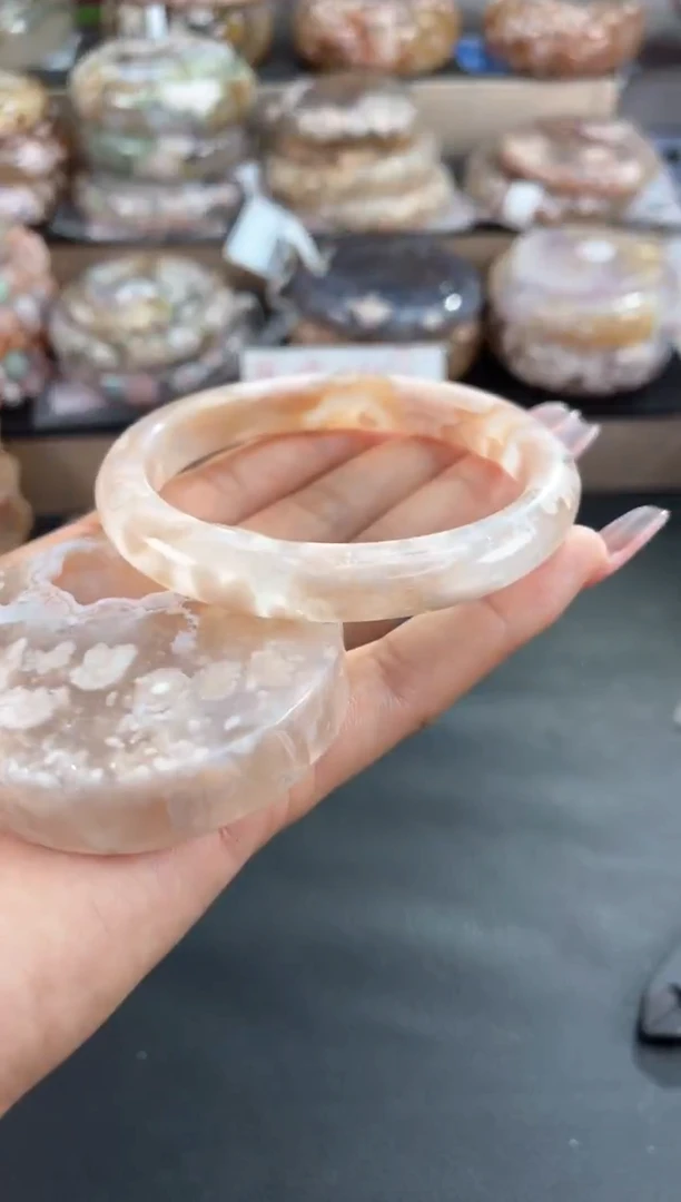 未镶嵌手镯石英质玉60