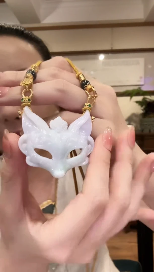 翡翠未镶嵌颈饰国风