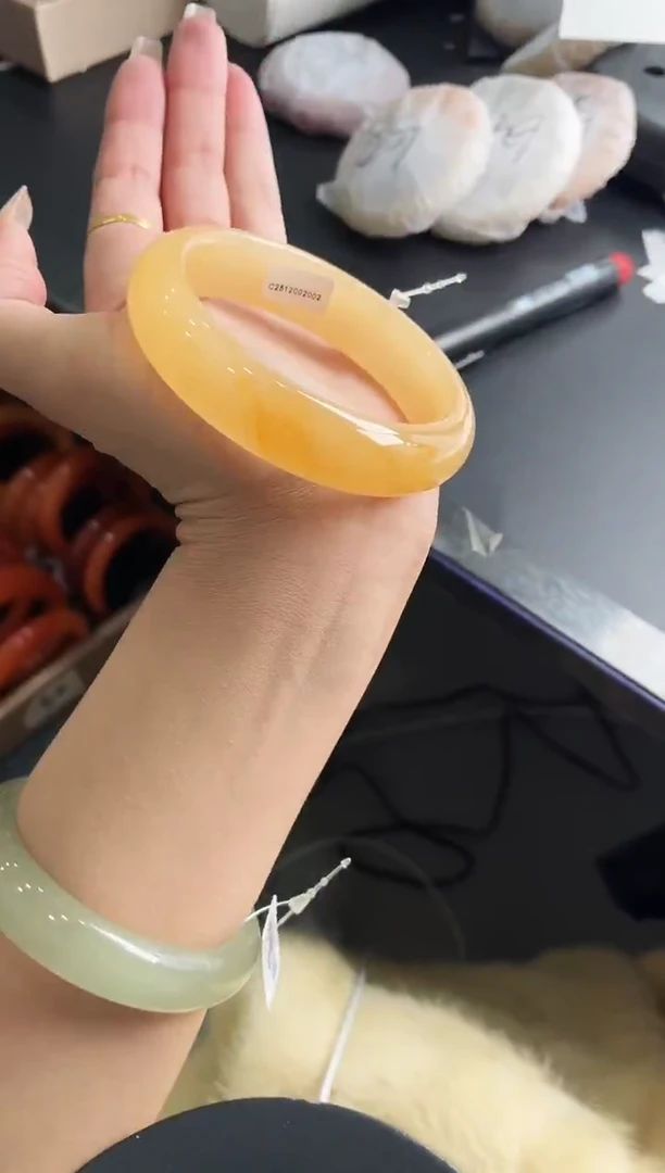 未镶嵌手镯石英质玉j9-HHB60+