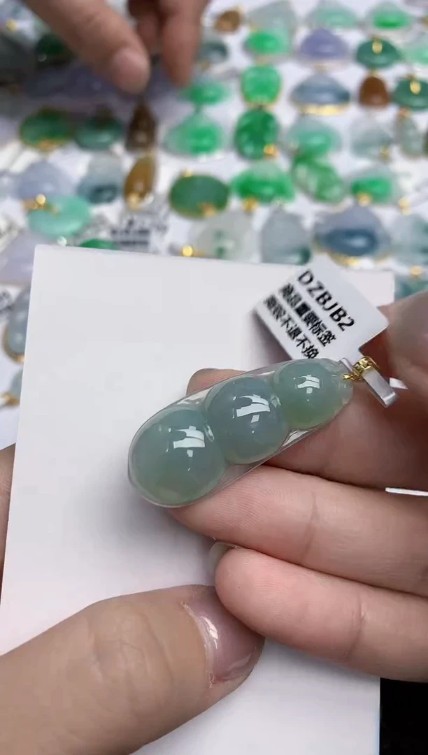 【闪购商品】翡翠颈饰18K金镶嵌天然翡翠A货
