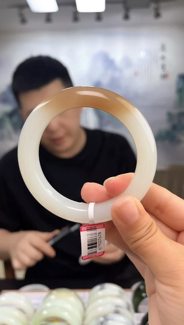 和田玉手镯未镶嵌57+圈口仅一只