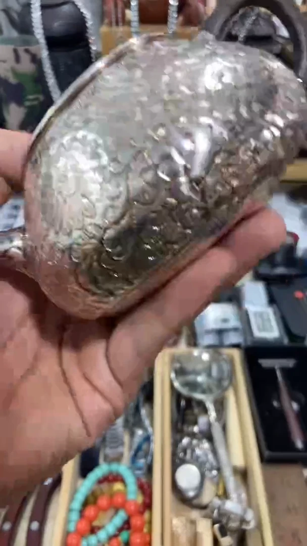 瓷片闪购商品  如图所示
