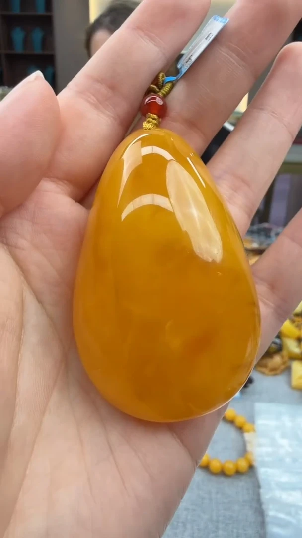 琥珀颈饰未镶嵌191秒拍号 假一罚三