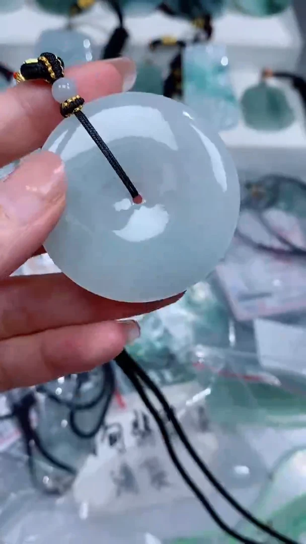 颈饰未镶嵌翡翠吊坠