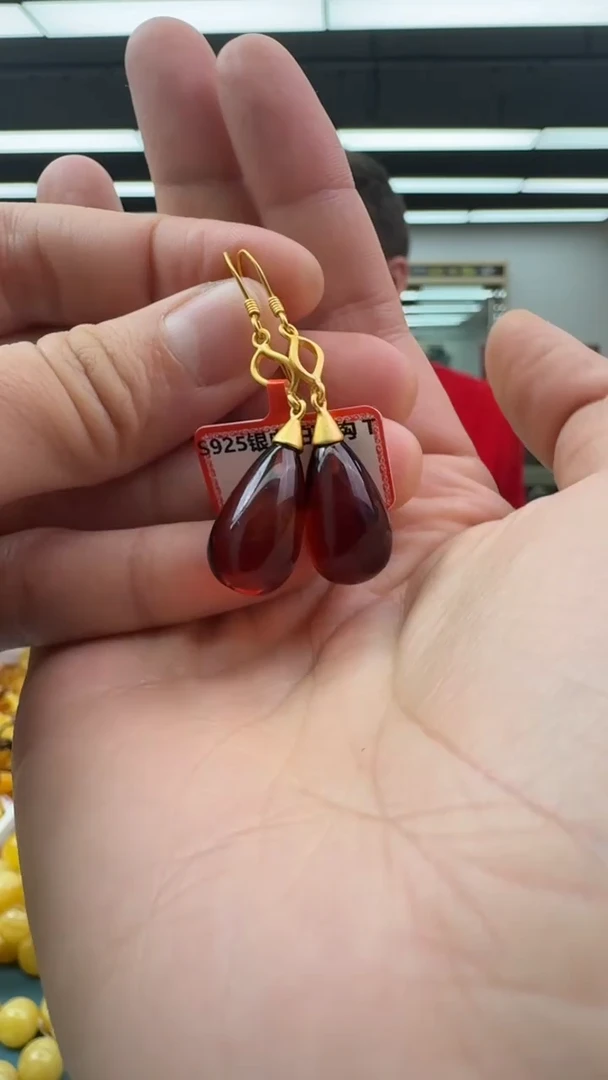 【闪购商品】琥珀耳饰银S925镶嵌118秒拍号