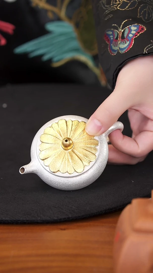 茶壶紫砂菊蕾银壶