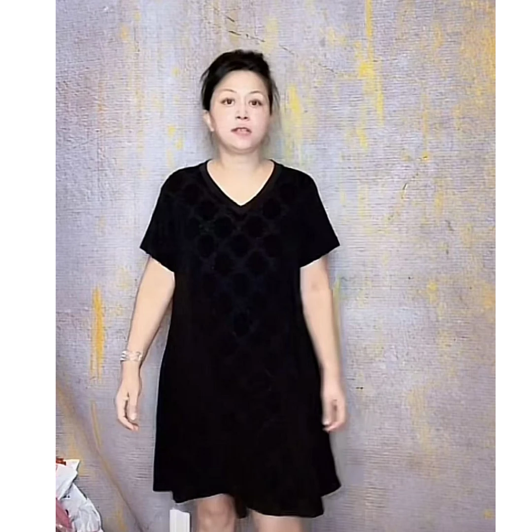 妙唐亮丝时尚大码新款弹力女士上衣3132黑大圈