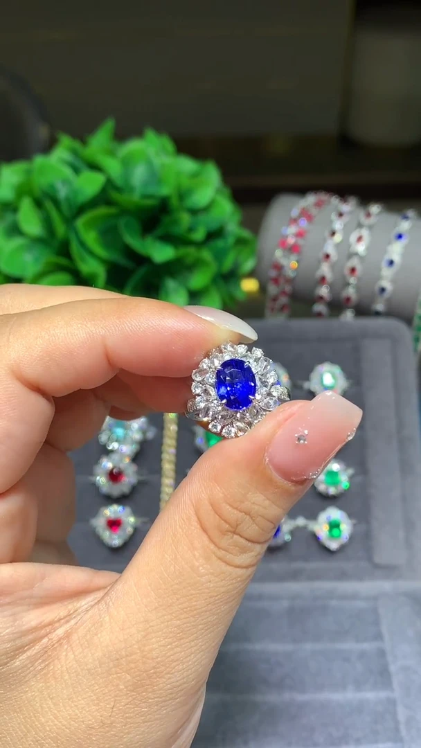 戒指蓝宝石18K金镶嵌2.57CT