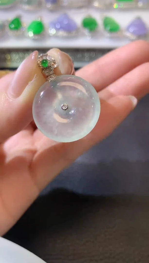 【闪购商品】翡翠吊坠(不含链)18K金镶嵌C8