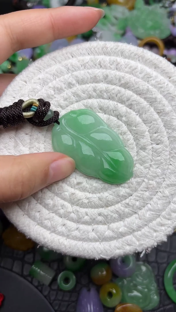 颈饰未镶嵌翡翠缅甸翡翠吊坠