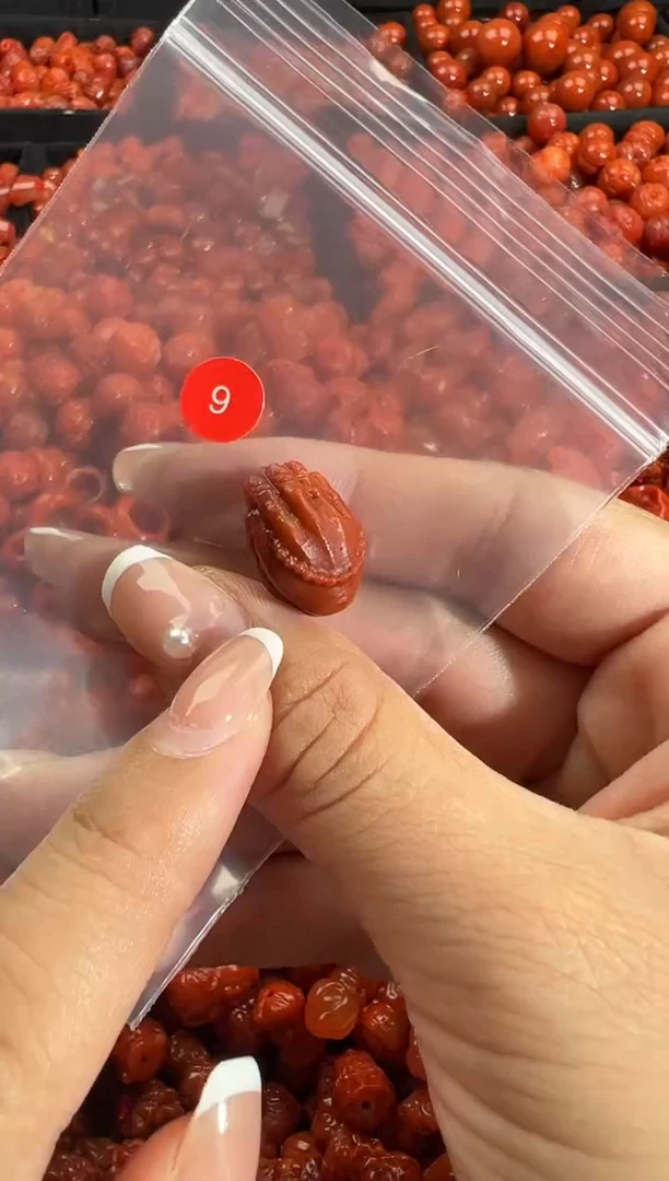 颈饰未镶嵌南红玛瑙1