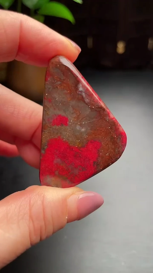 鸡血石舒*童昌化石田黄石鸡血石印章手把原石