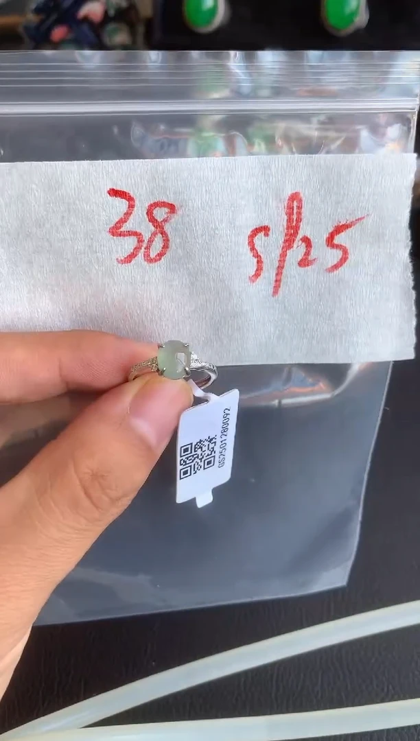 银S925镶嵌戒指翡翠缅甸A货翡翠，拍一发一