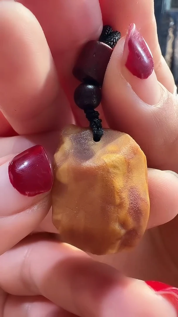 未镶嵌颈饰蜜蜡蜜蜡全皮吊坠