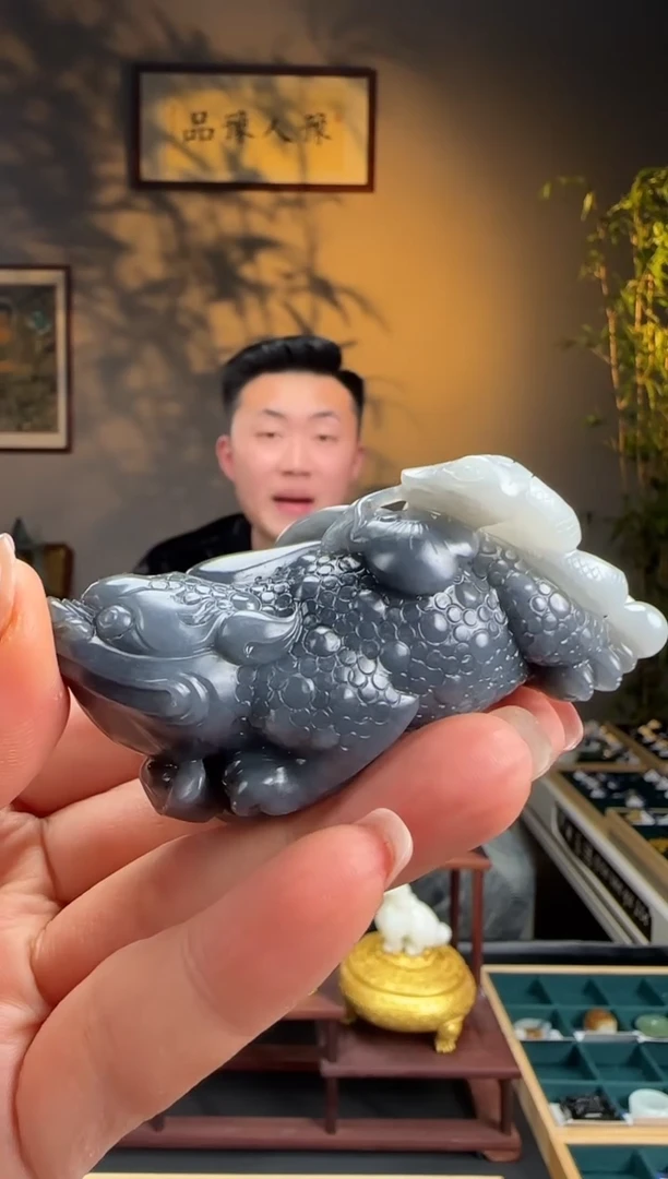 未镶嵌和田玉挂件青花籽金蟾p57