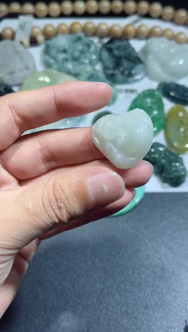 【闪购商品】翡翠颈饰未镶嵌00011038