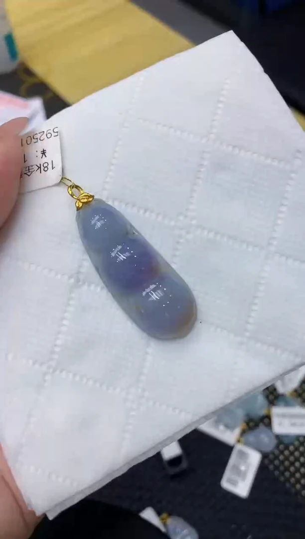 翡翠18K金镶嵌颈饰111111111