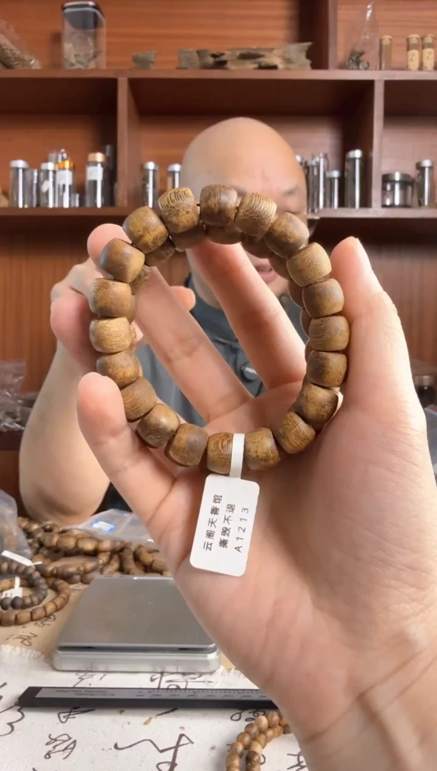 沉香手串奇楠沉香千里香卡1.1鼓珠单圈手串多样性发一