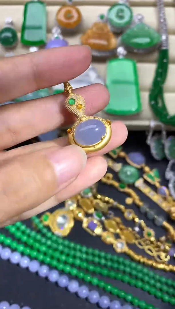 颈饰18K金镶嵌翡翠322-中国好珍宝
