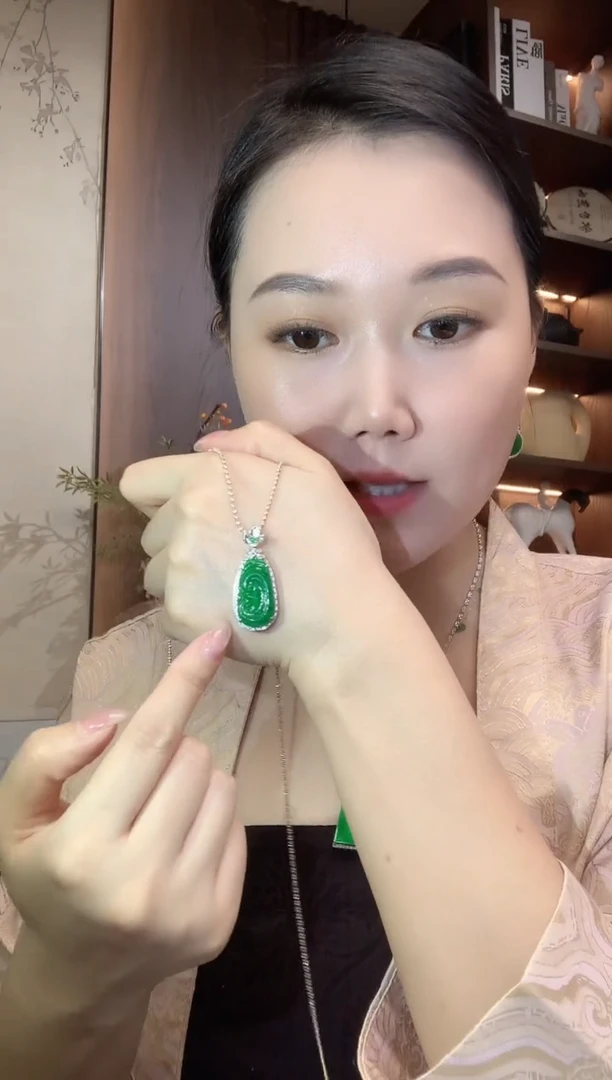吊坠(不含链)18K金镶嵌翡翠a28