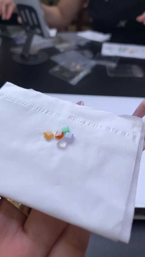 定制翡翠未镶嵌翡翠
