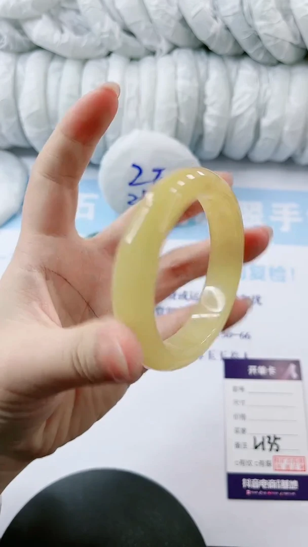 【闪购商品】石英质玉手镯未镶嵌多样性发货L135