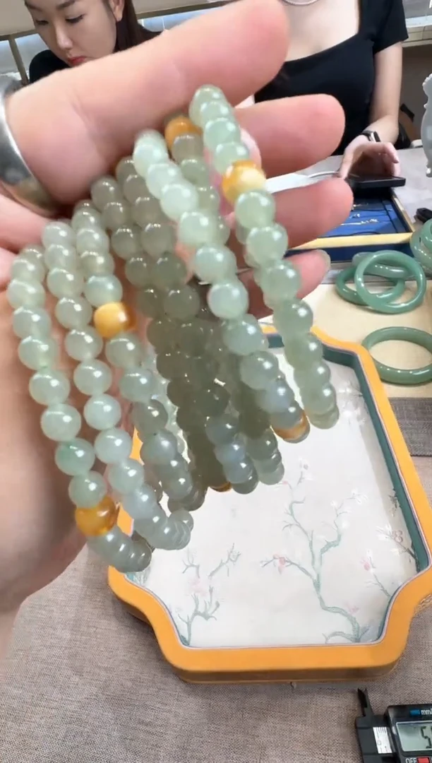 手串未镶嵌和田玉手串多样性发其一