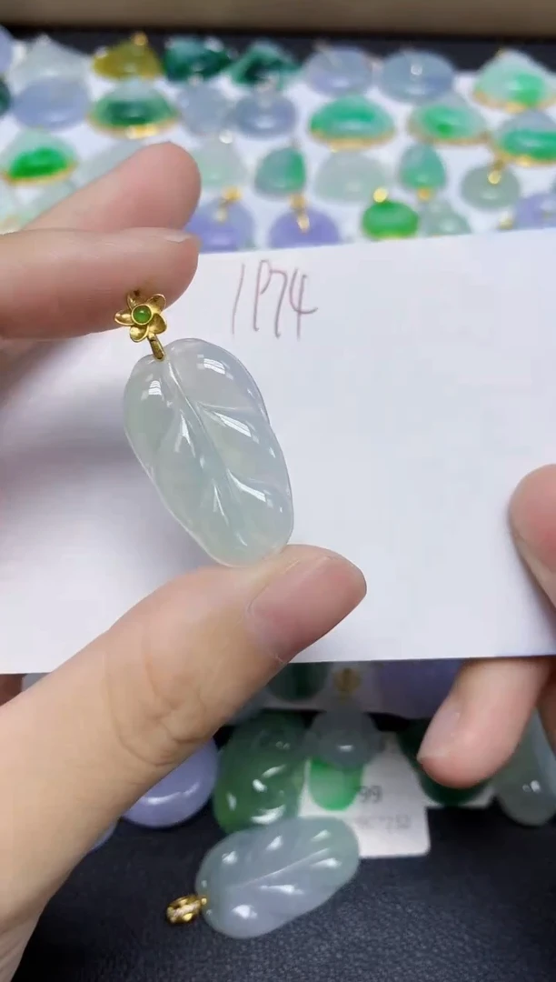 翡翠未镶嵌颈饰天然缅甸翡翠A货