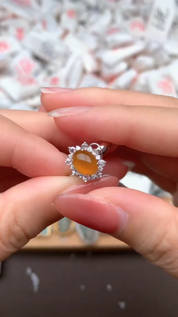 【闪购商品】翡翠戒指18K金镶嵌一