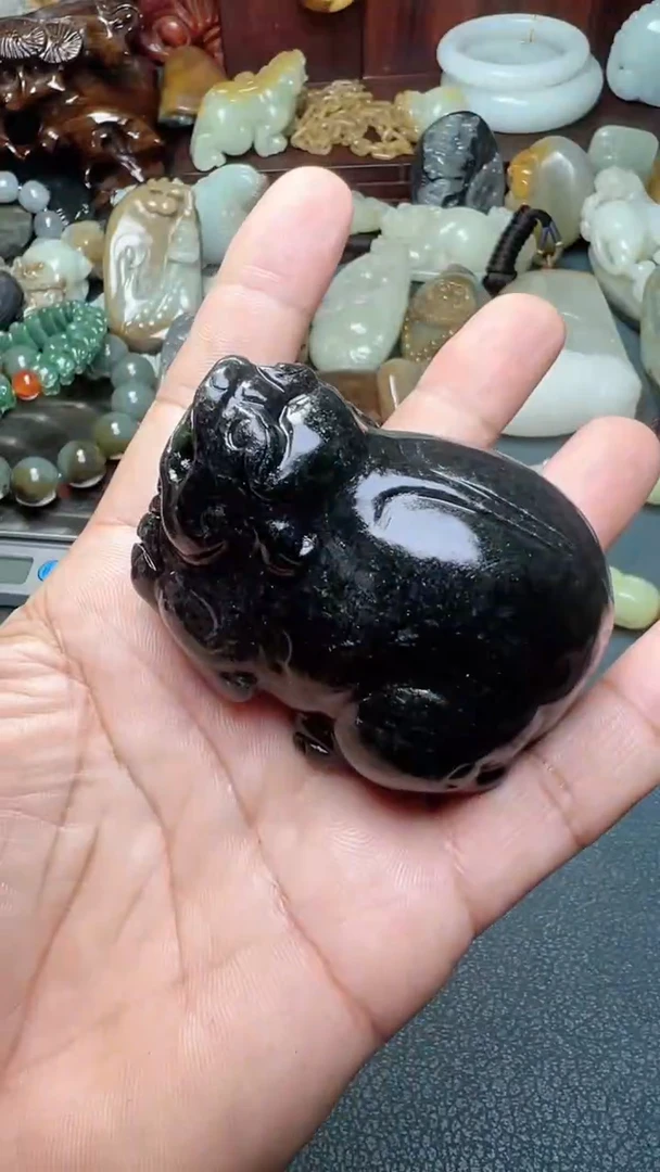 和田玉未镶嵌把件-