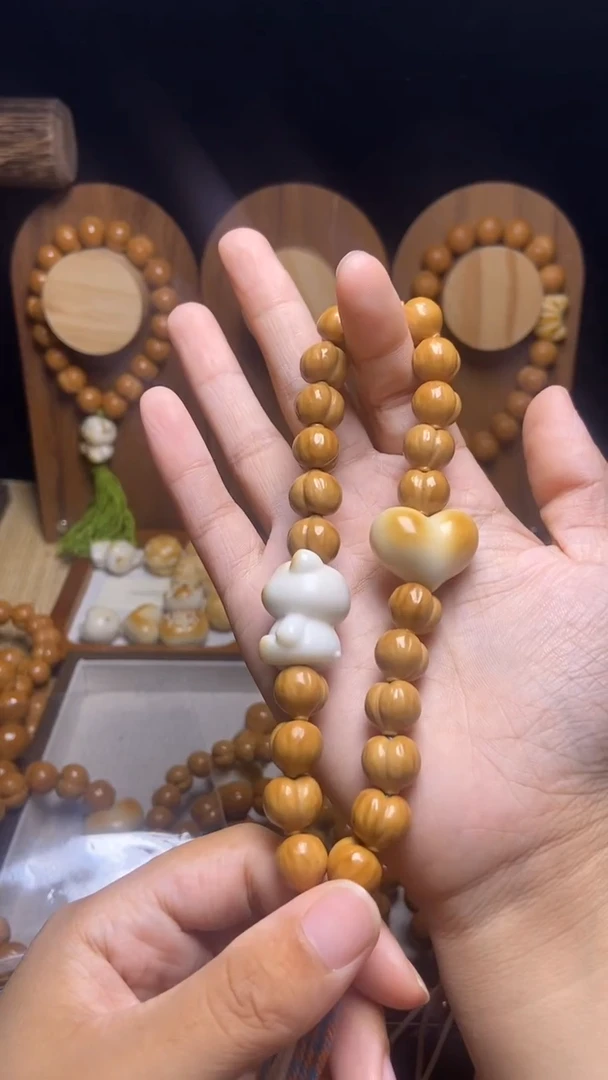 猴头核桃手串小尺寸爱心小熊配饰款屁桃手持