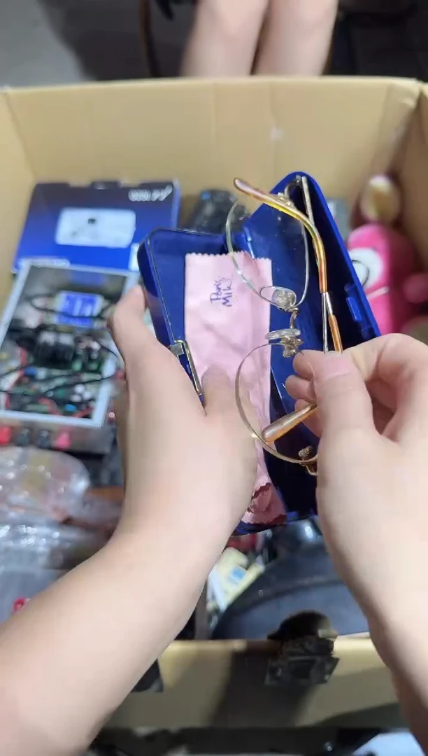 瓷片笑**鸳 058   中古商品，瑕疵品，不保好坏。