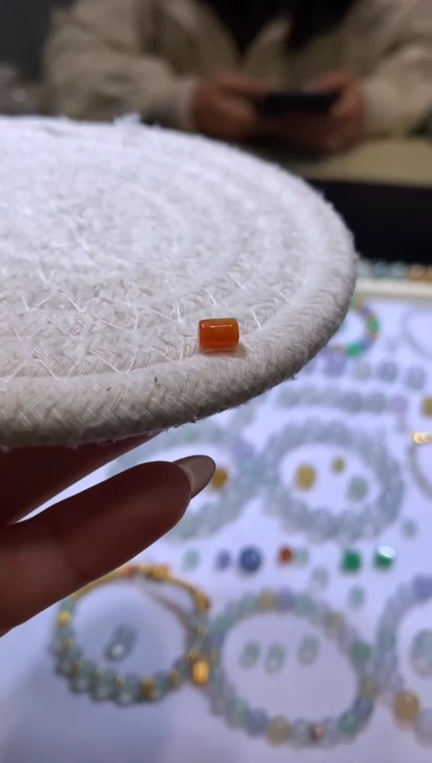 【闪购商品】定制翡翠未镶嵌4.3*5.7桶珠130+13