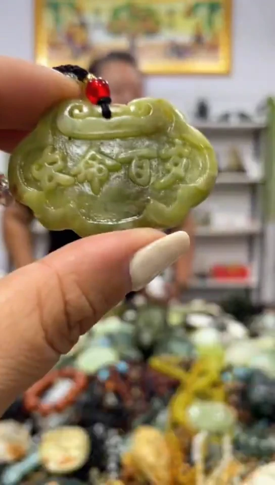 未镶嵌岫玉挂件