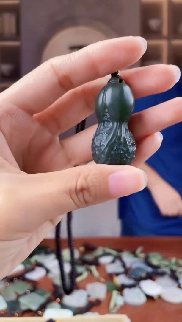 未镶嵌和田玉挂件拍一发一，多样性发货