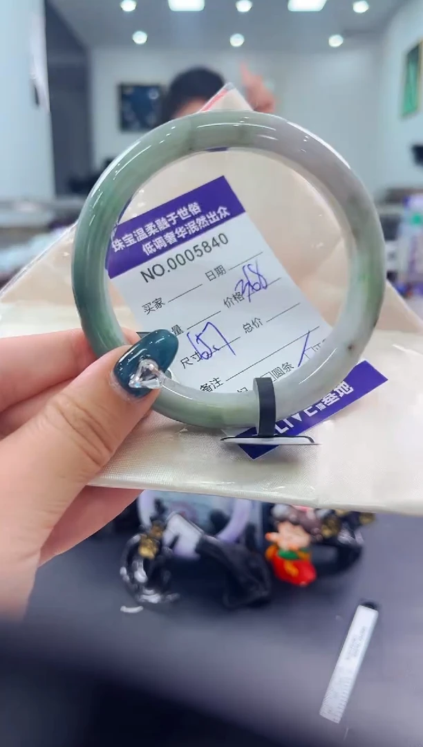 翡翠手镯未镶嵌天然缅甸A货翡翠