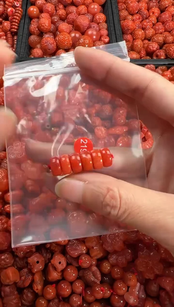 【闪购商品】南红玛瑙颈饰未镶嵌1