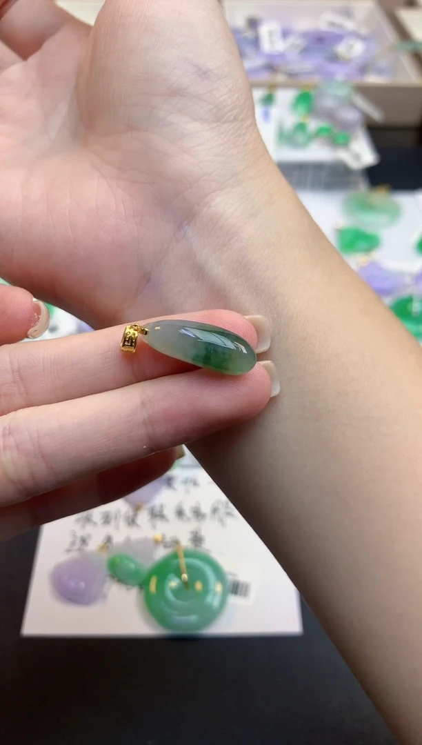 颈饰未镶嵌翡翠天然缅甸a货翡翠