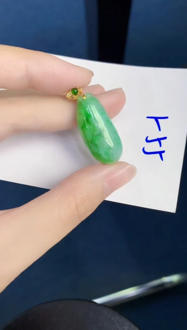 翡翠未镶嵌颈饰天然翡翠缅甸A货